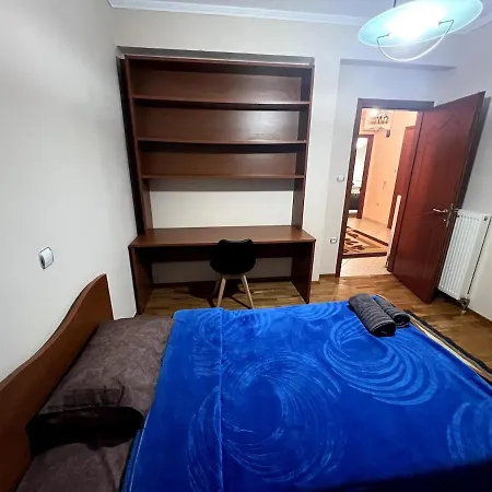 Chrisi Modern In The Center Apartment